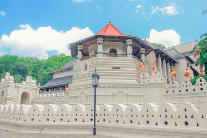 Tooth of Relic Temple Kandy - Personal Tour Drivers in Sri Lanka